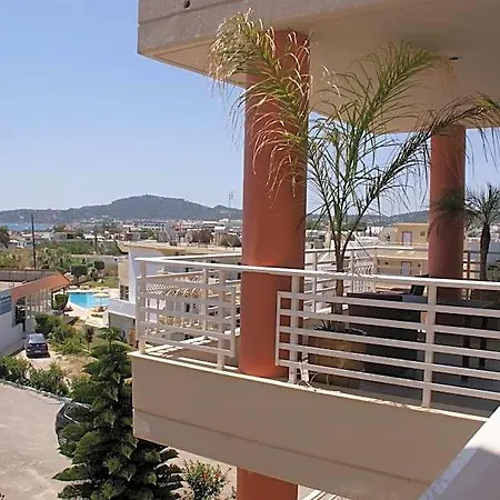 Aparthotel Dream & 3*