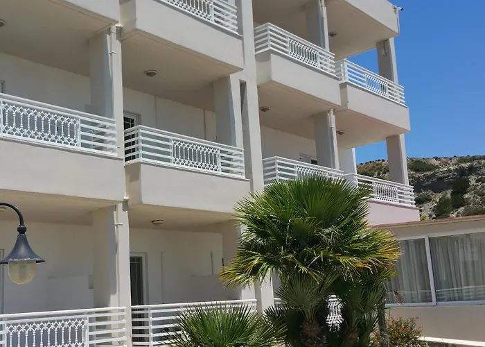 Dream & Apartmanhotel 3*