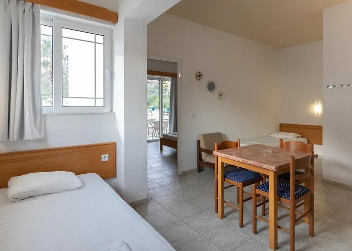 Dream & Apartmanhotel 3*